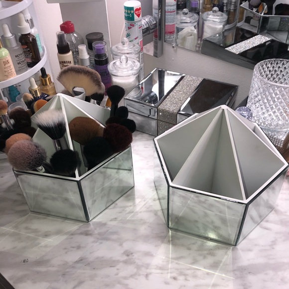 Makeup brushes organizer - Picture 3 of 4